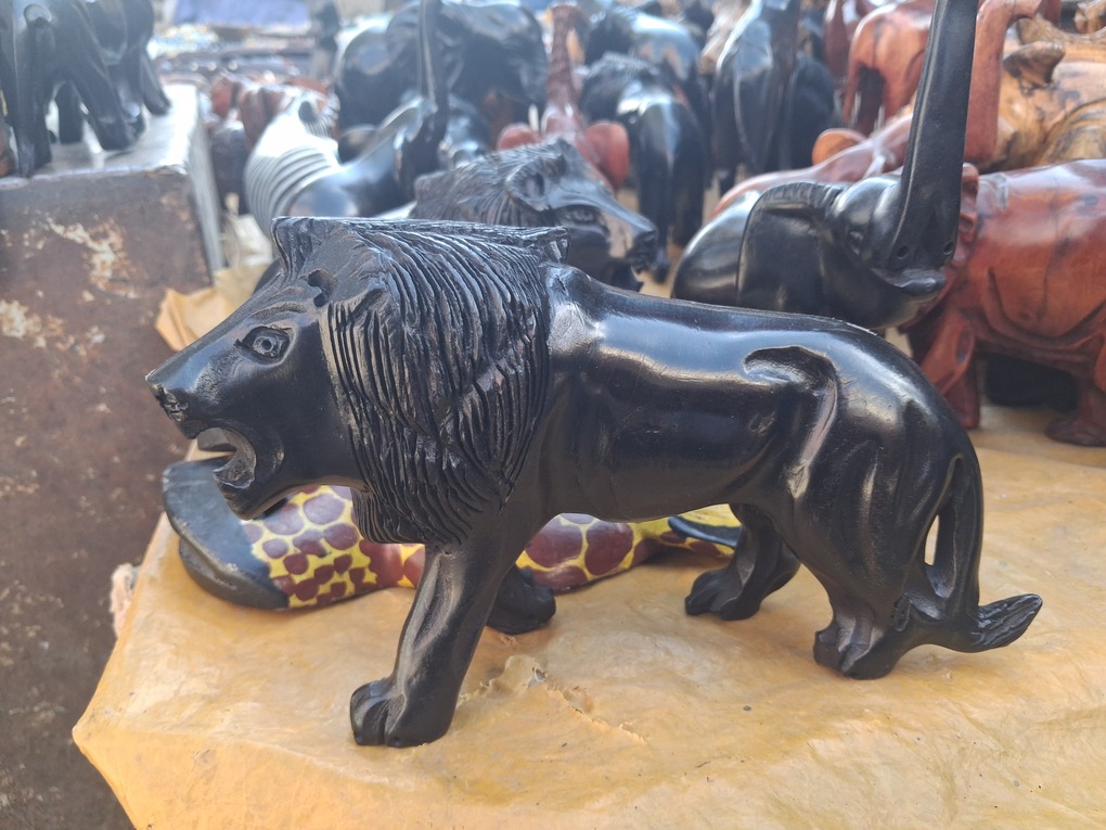 Roaring Lion Sculpture